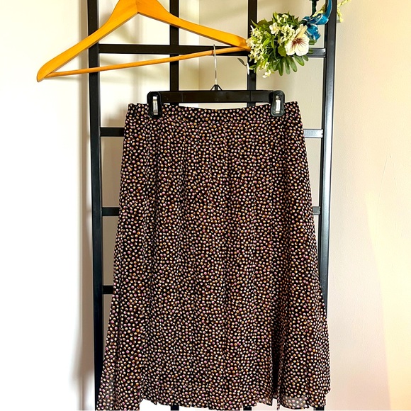 Ann Taylor Skirt - Excellent Condition - Picture 2 of 4